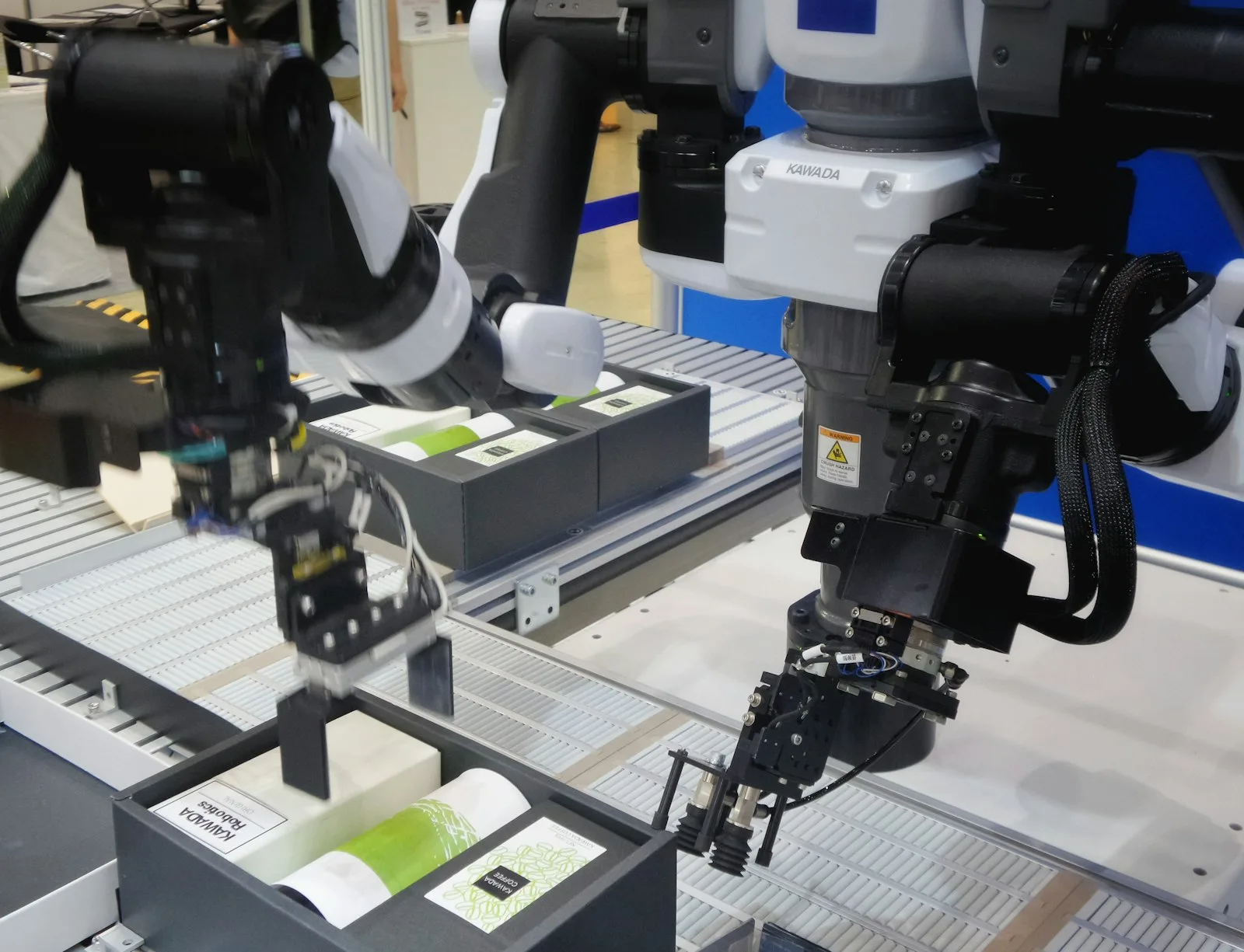 Industry 4.0: lessons from the lighthouses
