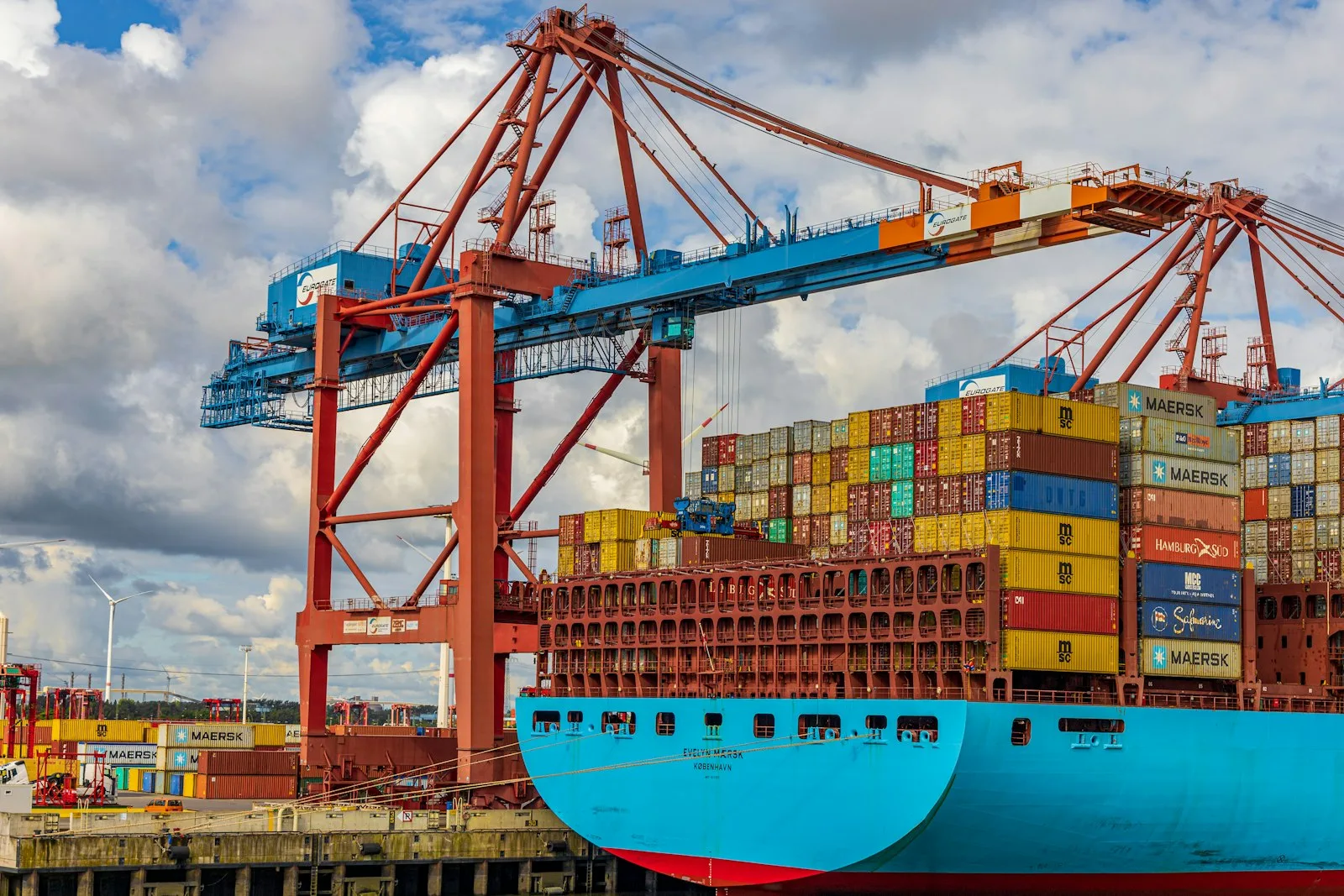 The connected port: digital twins for terminals