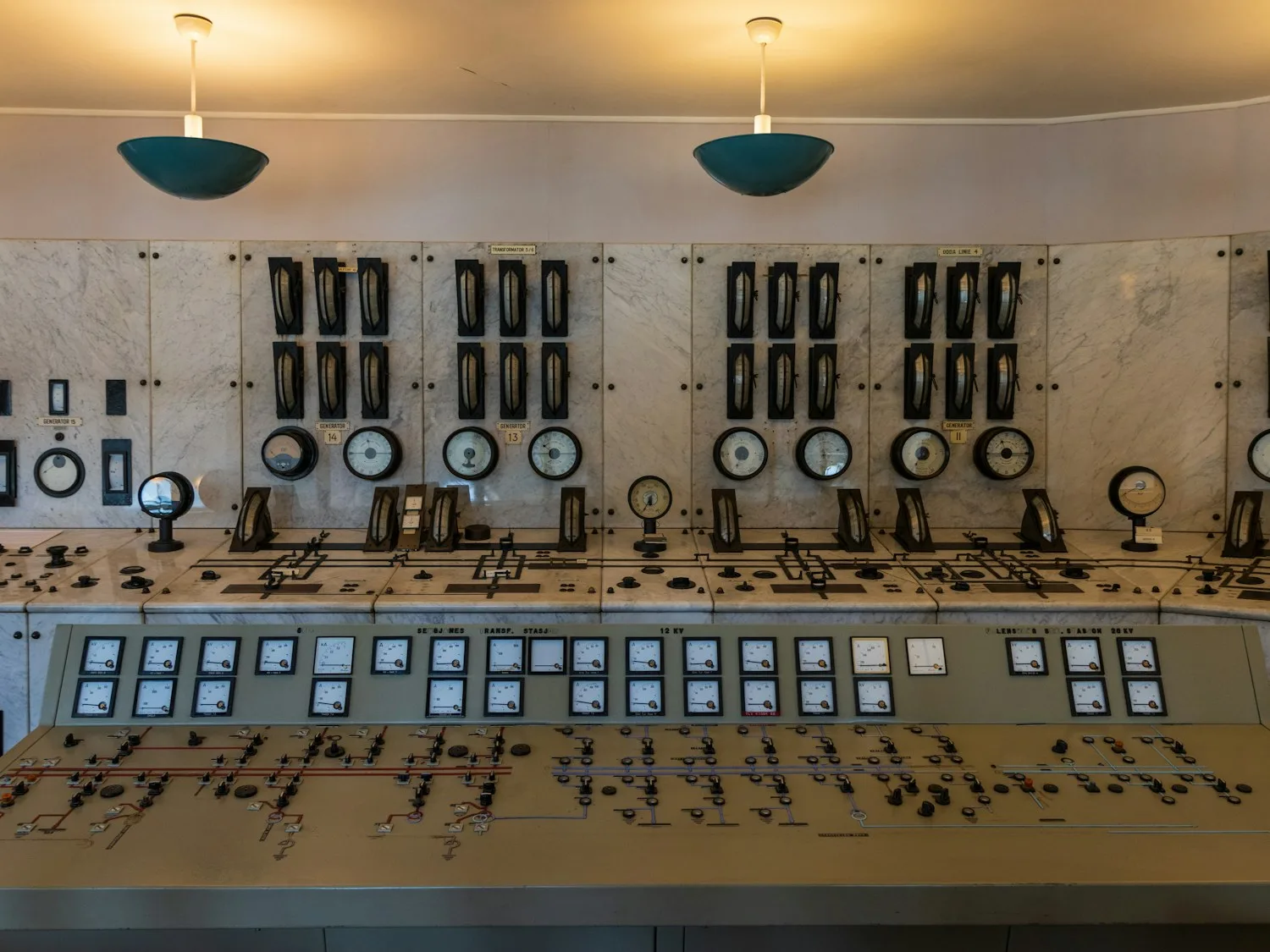 Knowledge and training flows in the Treedis Connected Worker platform
